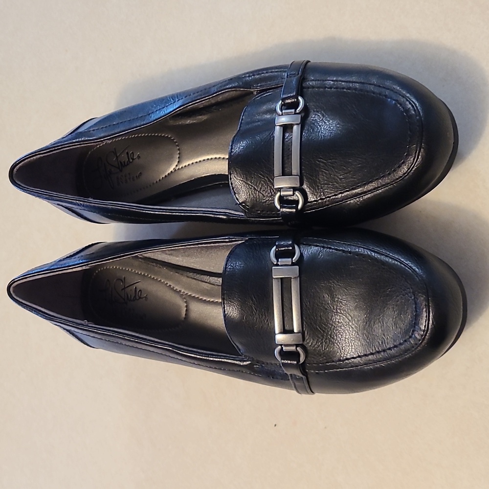 Life Stride black shoes size 9